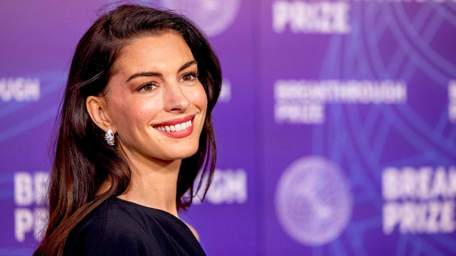 Anne Hathaway anunció su tercer embarazo y emocionó a sus seguidores