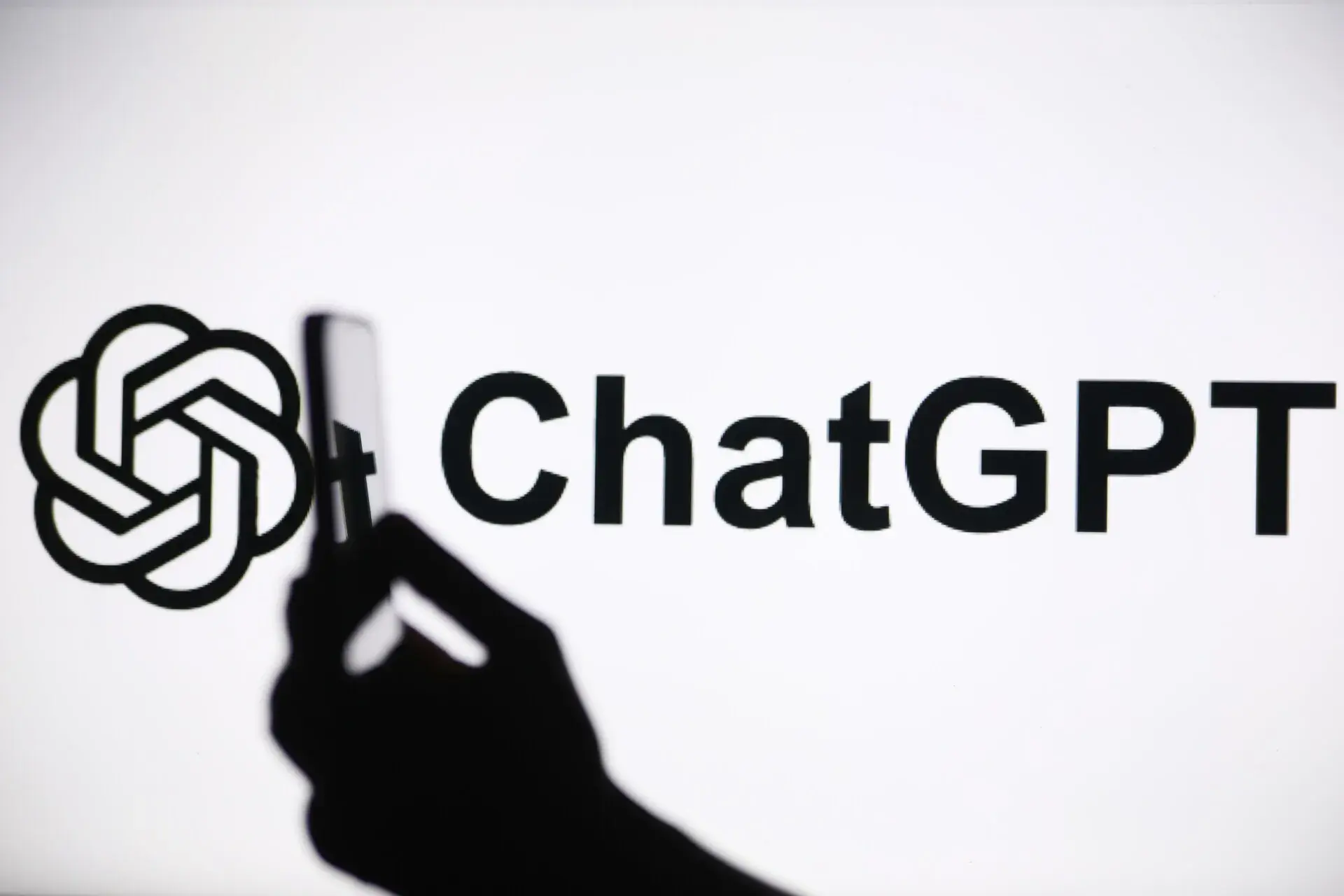 ChatGPT incorpora chats de texto ilimitados para usuarios gratuitos y GPT-5.6 Luna