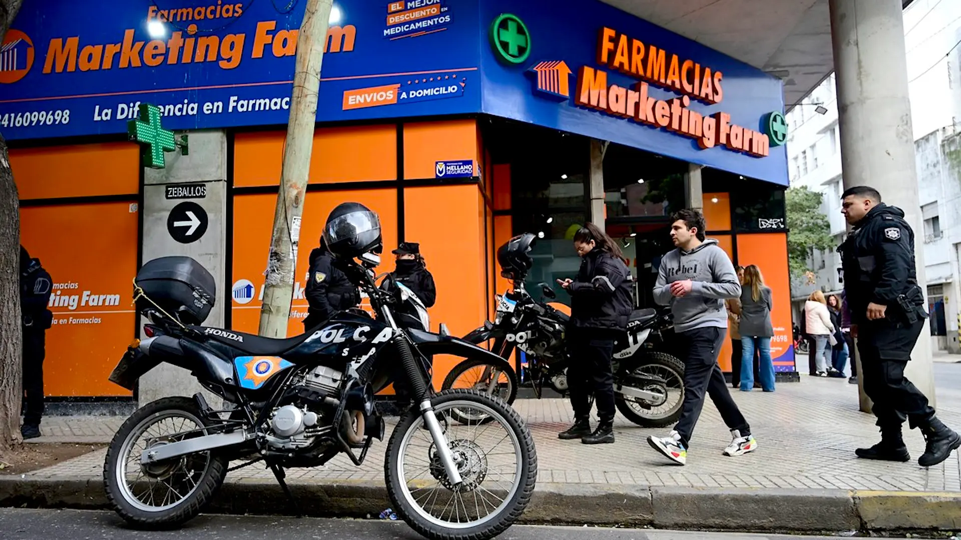 Femicidio en una farmacia de Rosario: una mujer fue asesinada por su expareja en pleno centro