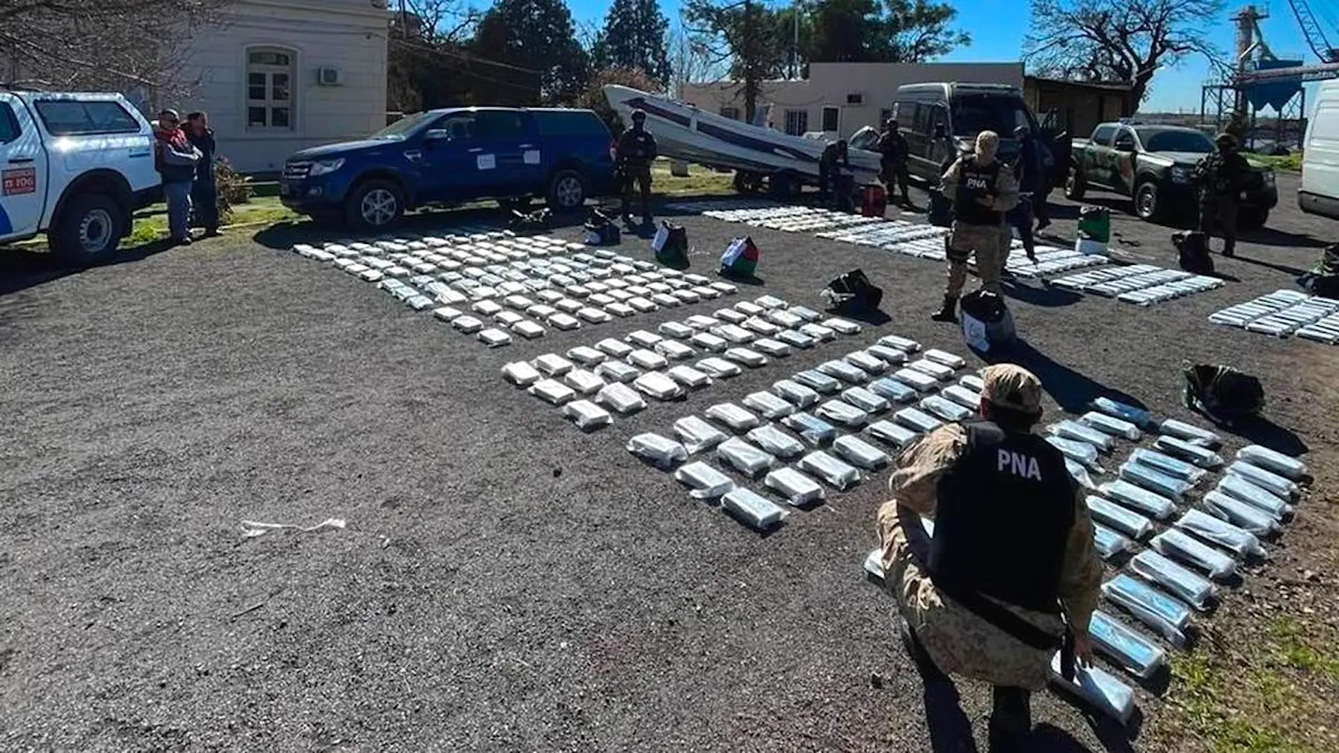 Hidrovía narco: un bolso hallado en una playa terminó destapando una operación con casi 500 kilos de cocaína