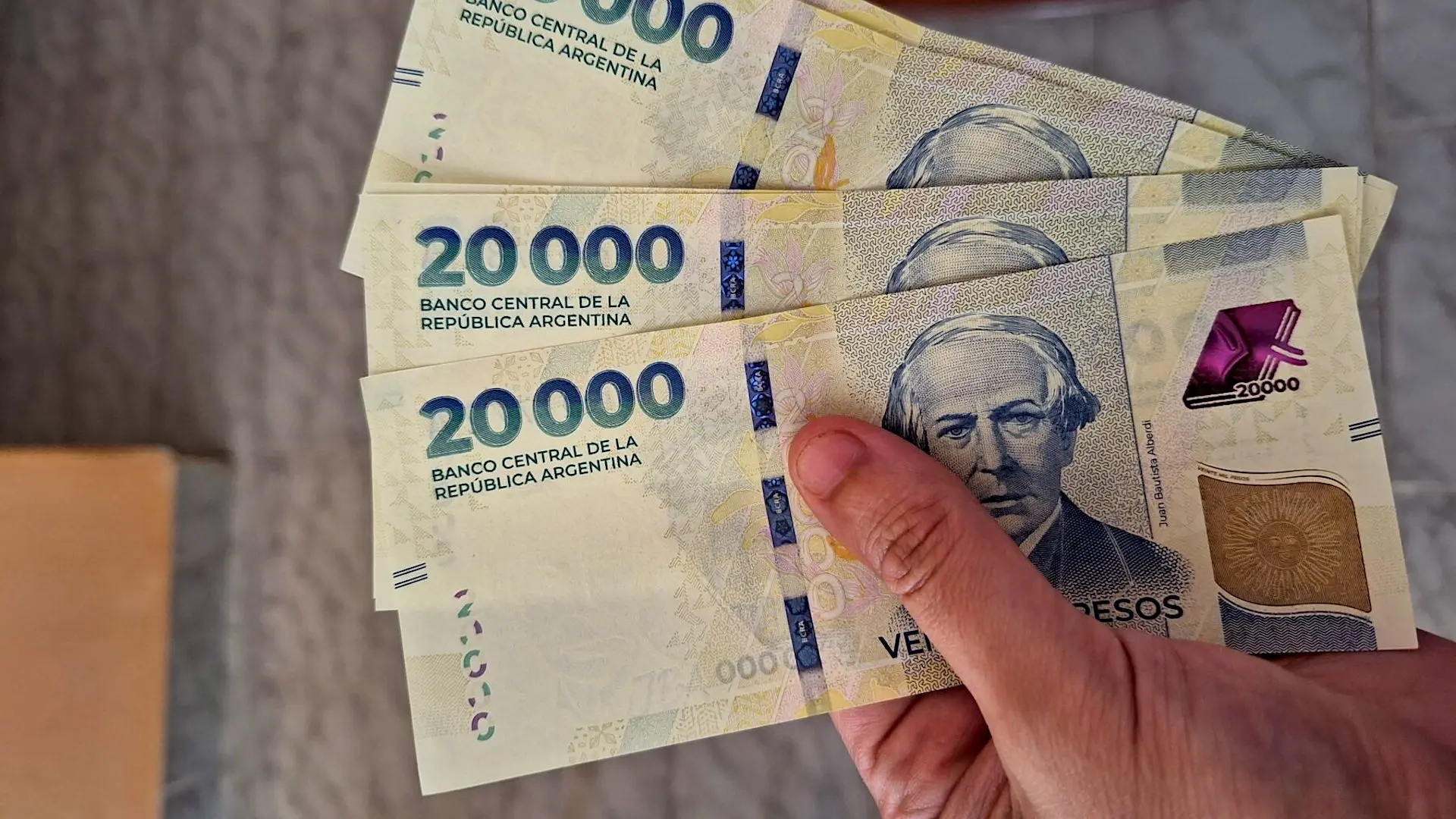 El bolsillo manda: el 76% de los argentinos prefiere ganar más antes que una baja de la inflación
